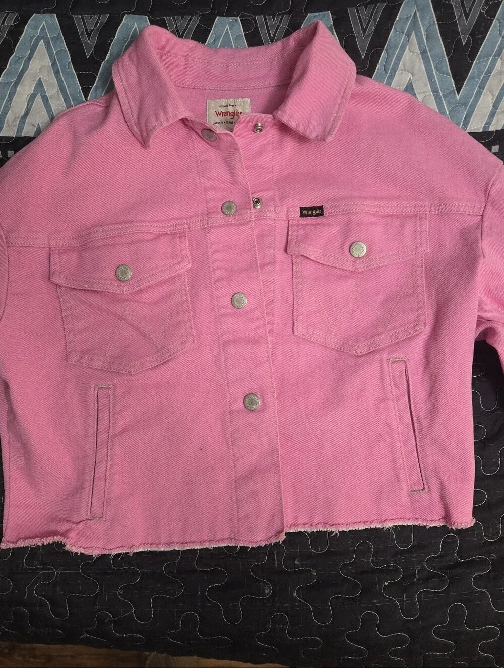 WRANGLER Bright Pink Cropped Denim Jacket Size M